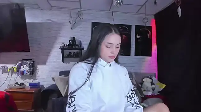 Kimmymadison- online show from 12.28.24