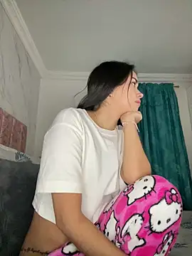 Kimmymadison- online show from 04.29.26