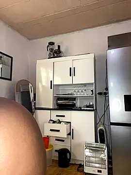 AssMilkymellowxx online show from 10.09.25