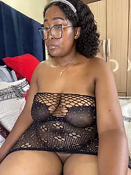 Snapshot of AssMilkymellowxx chatting on 11.20.25 AssMilkymellowxx online show from 11.20.25