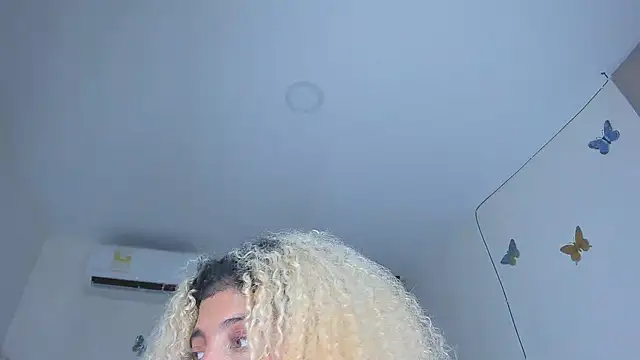 sofiacastillo01 online show from 11.25.25