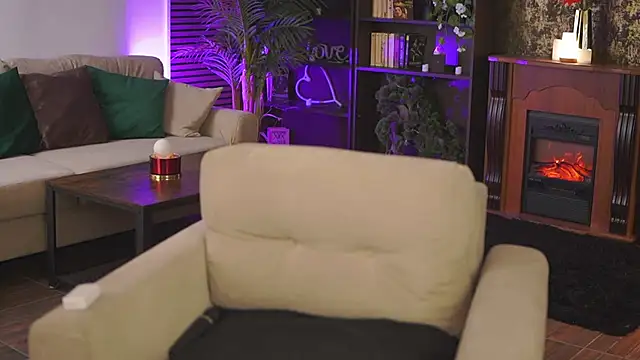 EvaSunderland online show from 03.15.25