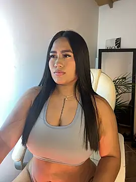 Snapshot of agatha_amberrg chatting on 01.22.25 agatha amberrg online show from 01.22.25