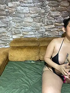 Snapshot of twohornys chatting on 12.07.24 twohornys online show from 12.07.24