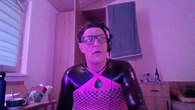 Bigthroaterboy online show from 10.03.25