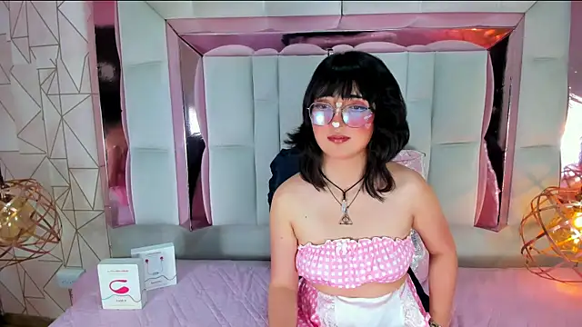 Snapshot of SaraMartini1 chatting on 03.17.25 SaraMartini1 online show from 03.17.25