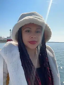 Snapshot of HaileyDiana chatting on 03.06.26 HaileyDiana online show from 03.06.26