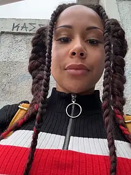 Snapshot of HaileyDiana chatting on 03.18.26 HaileyDiana online show from 03.18.26