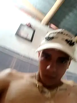 Snapshot of Restrepo300 chatting on 09.11.25 Restrepo300 online show from 09.11.25