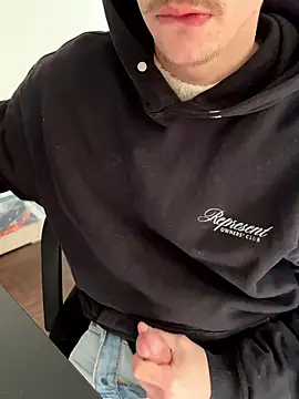 Snapshot of KendrickJiz chatting on 09.28.25 KendrickJiz online show from 09.28.25