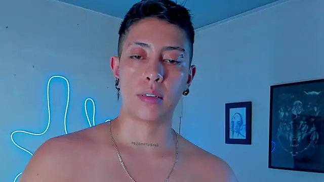 Snapshot of Aleja1214 chatting on 10.22.25 Aleja1214 online show from 10.22.25