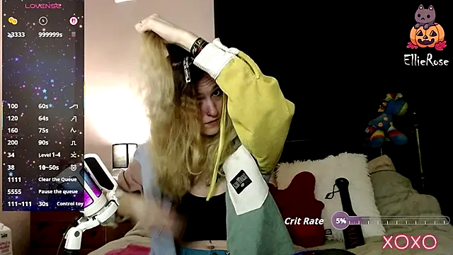 Snapshot of EllieeRose chatting on 11.15.25 EllieeRose online show from 11.15.25