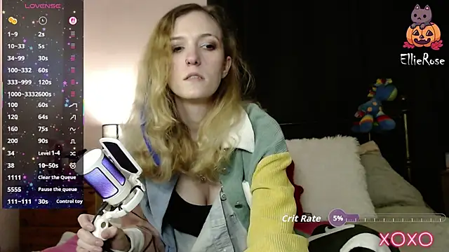 Snapshot of EllieeRose chatting on 11.16.25 EllieeRose online show from 11.16.25