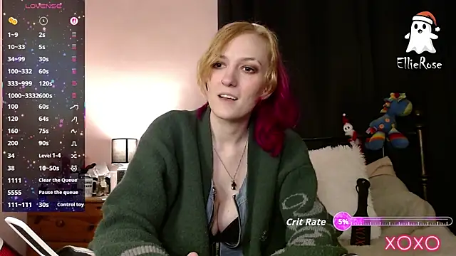 Snapshot of EllieeRose chatting on 12.18.25 EllieeRose online show from 12.18.25