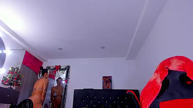 Snapshot of kerlysmith_24 chatting on 12.23.24 kerlysmith 24 online show from 12.23.24