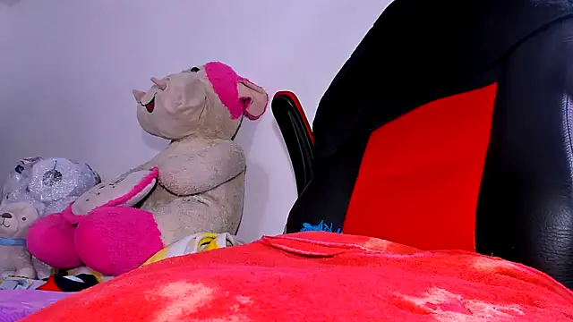 Snapshot of kerlysmith_24 chatting on 12.27.24 kerlysmith 24 online show from 12.27.24