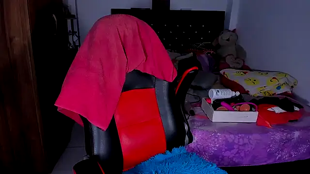 Snapshot of kerlysmith_24 chatting on 02.17.25 kerlysmith 24 online show from 02.17.25