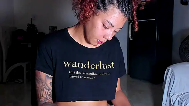 Snapshot of kerlysmith_24 chatting on 12.15.25 kerlysmith 24 online show from 12.15.25