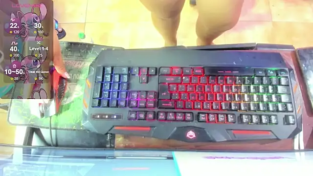 Snapshot of karenmilf_4 chatting on 02.21.25 karenmilf 4 online show from 02.21.25