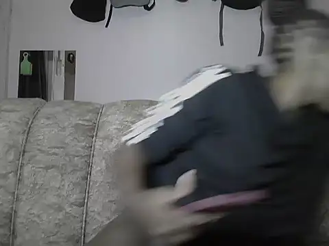 Snapshot of SweetWhisper chatting on 02.14.26 SweetWhisper online show from 02.14.26