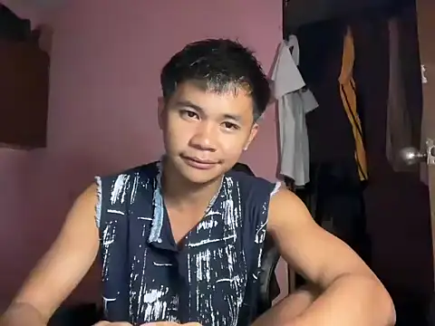 Snapshot of RaVeN354 chatting on 09.20.25 RaVeN354 online show from 09.20.25