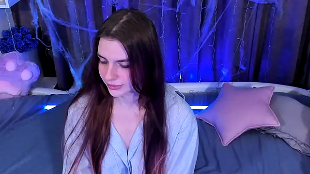 Snapshot of Supaidagaru chatting on 10.30.25 Supaidagaru online show from 10.30.25