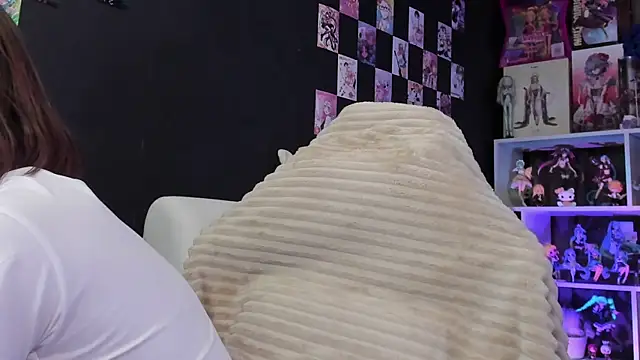 Snapshot of Supaidagaru chatting on 12.14.25 Supaidagaru online show from 12.14.25