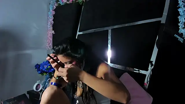 MaddyHudson online show from 01.12.26