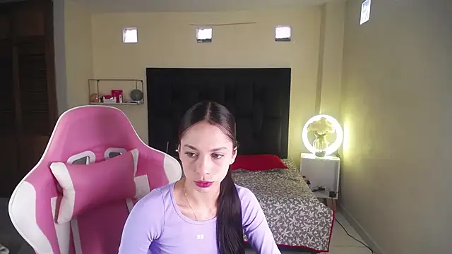 shanakendal2 online show from 10.28.25