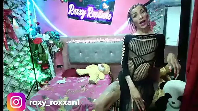 Snapshot of roxy_roxxan chatting on 12.10.24 roxy roxxan online show from 12.10.24