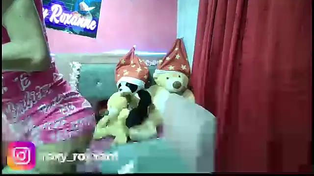 Snapshot of roxy_roxxan chatting on 12.15.24 roxy roxxan online show from 12.15.24