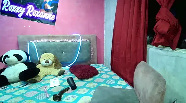 Snapshot of roxy_roxxan chatting on 01.13.25 roxy roxxan online show from 01.13.25