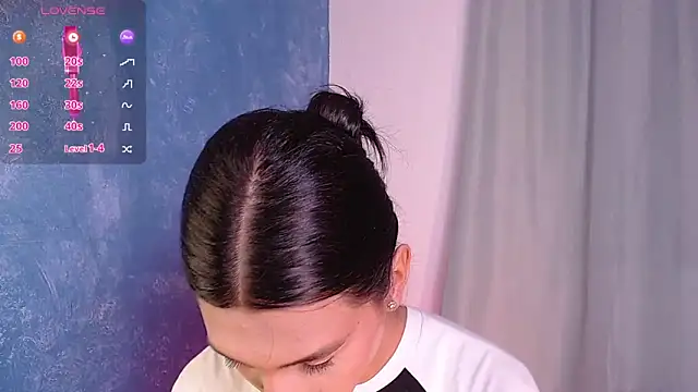 sofiaa grey  online show from 01.23.25