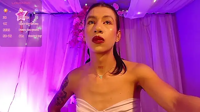 sofiaa grey  online show from 03.07.25