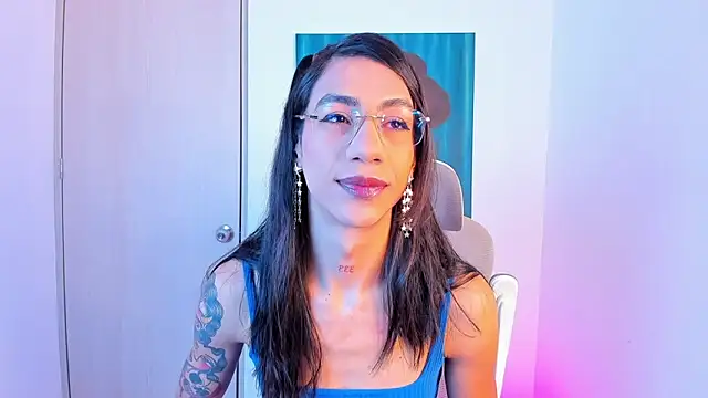 sofiaa grey  online show from 04.23.26