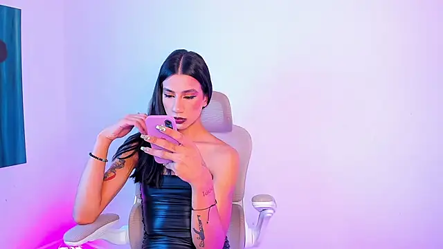 Snapshot of sofiaa_grey_ chatting on 06.29.26 sofiaa grey online show from 06.29.26