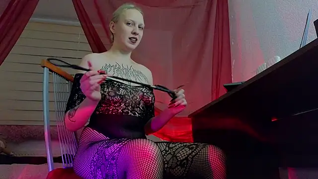 Martha Hoffman online show from 01.05.25