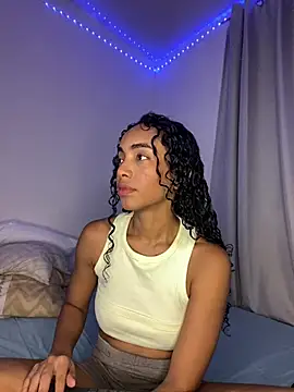 Snapshot of nicoleebony1 chatting on 02.28.25 nicoleebony1 online show from 02.28.25