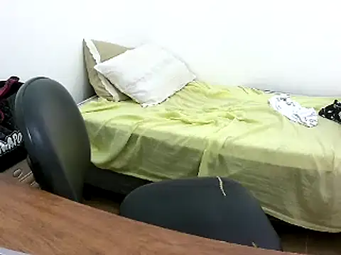 Snapshot of Morenatranss chatting on 02.13.25 Morenatranss online show from 02.13.25