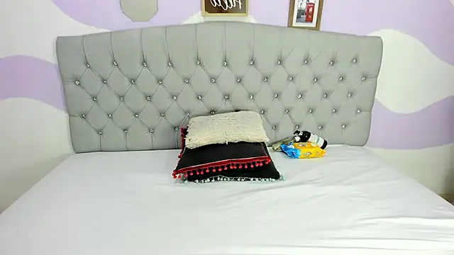 Snapshot of BRIYITHMENA chatting on 09.24.25 BRIYITHMENA online show from 09.24.25