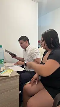 Snapshot of Sol_biglips chatting on 12.16.25 Sol biglips online show from 12.16.25