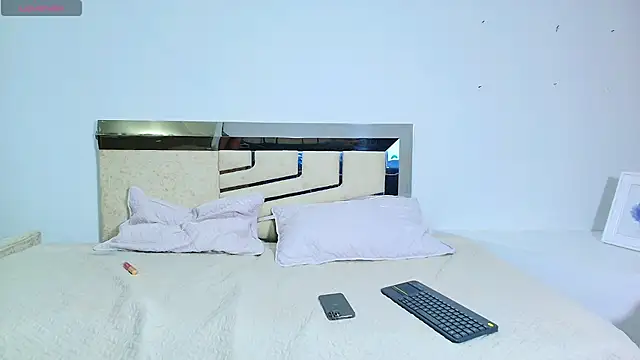 LaurenSnow online show from 02.20.25