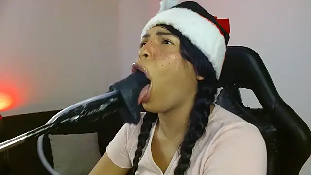 Snapshot of Anabel693 chatting on 12.13.24 Anabel693 online show from 12.13.24