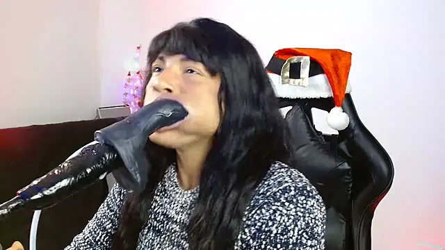 Snapshot of Anabel693 chatting on 12.22.24 Anabel693 online show from 12.22.24