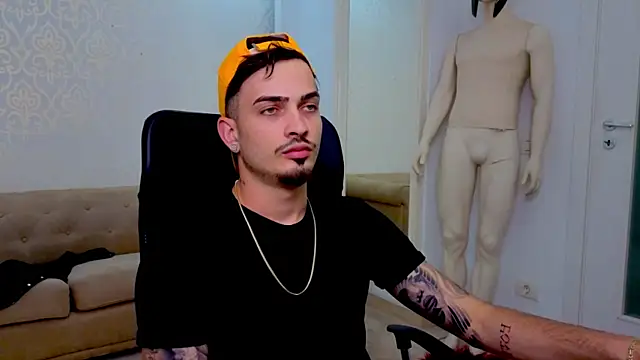 Snapshot of BrandonTate chatting on 05.19.26 BrandonTate online show from 05.19.26