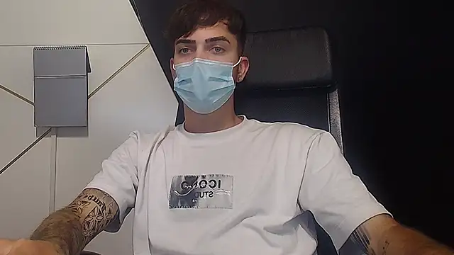 Snapshot of BrandonTate chatting on 06.12.26 BrandonTate online show from 06.12.26