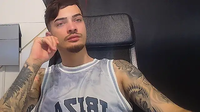 Snapshot of BrandonTate chatting on 06.17.26 BrandonTate online show from 06.17.26
