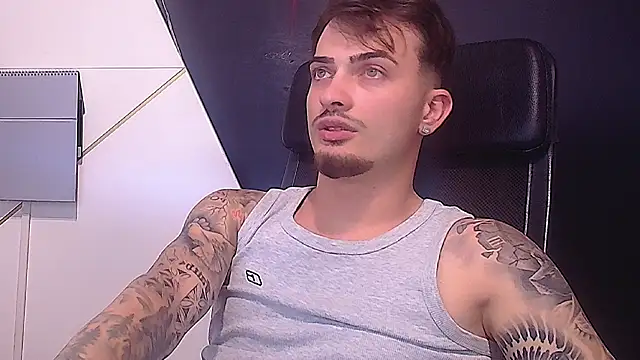 Snapshot of BrandonTate chatting on 06.21.26 BrandonTate online show from 06.21.26