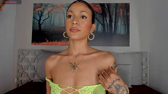 LunaRuso online show from 02.24.25