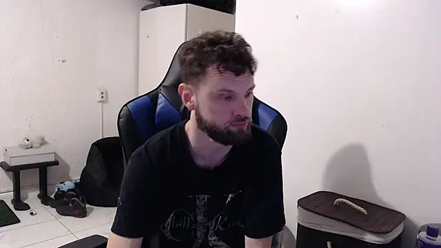 Snapshot of Talenjames4 chatting on 11.07.25 Talenjames4 online show from 11.07.25